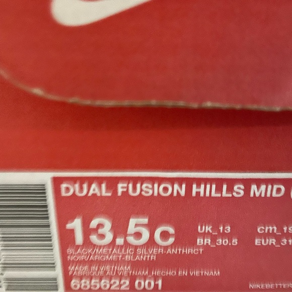 Brand new in box kids Nike Dual Fusion Hills Mid boot. Water resistant. - Picture 4 of 5